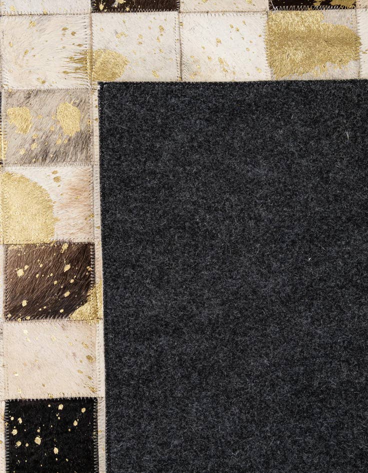 Detail image of  5' 1 x 8' Cowhide - Patchwork Rug