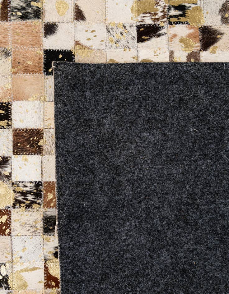 Detail image of  5' 1 x 8' Cowhide - Patchwork Rug