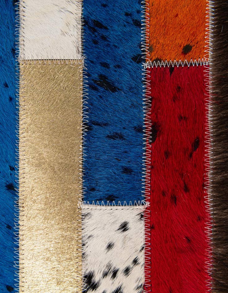 Detail image of  5' 1 x 8' Cowhide - Patchwork Rug