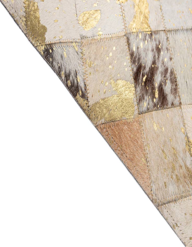 Detail image of  5' 1 x 8' Cowhide - Patchwork Rug