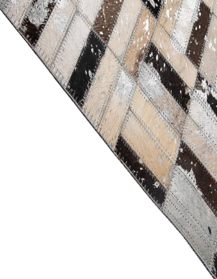 Detail image of  5' x 7' 10 Cowhide - Patchwork Rug