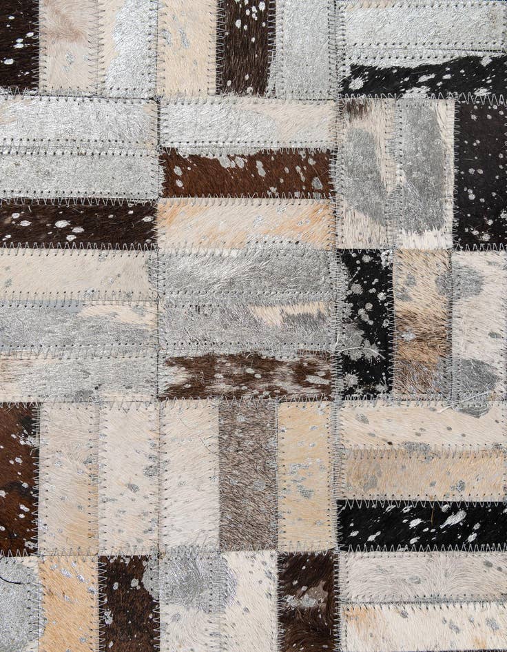 Detail image of  5' x 7' 10 Cowhide - Patchwork Rug