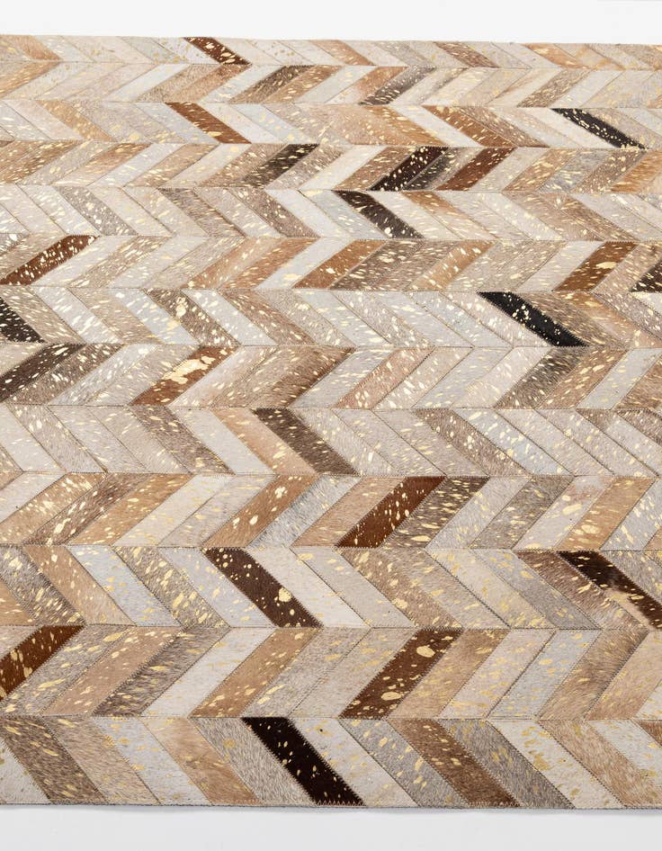 Detail image of  5' 1 x 8' Cowhide - Patchwork Rug