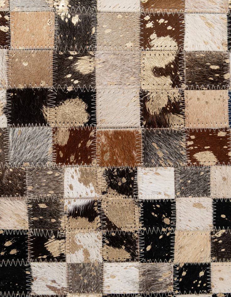 Detail image of  5' 1 x 8' Cowhide - Patchwork Rug