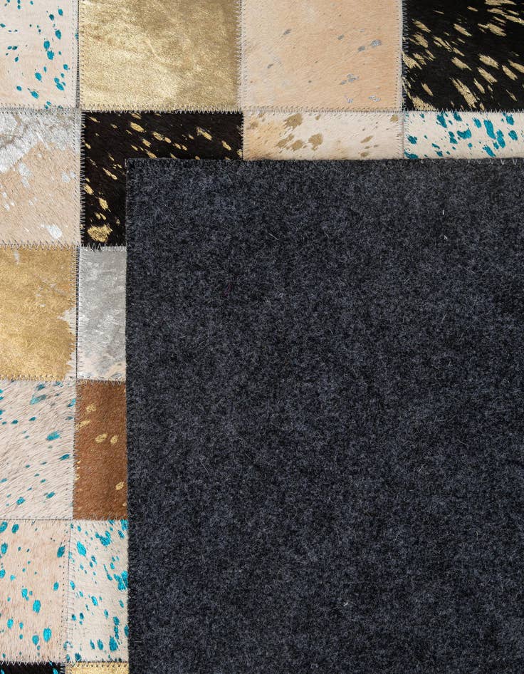 Detail image of  5' x 7' 11 Cowhide - Patchwork Rug