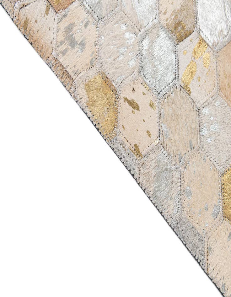 Detail image of  5' 1 x 8' Cowhide - Patchwork Rug