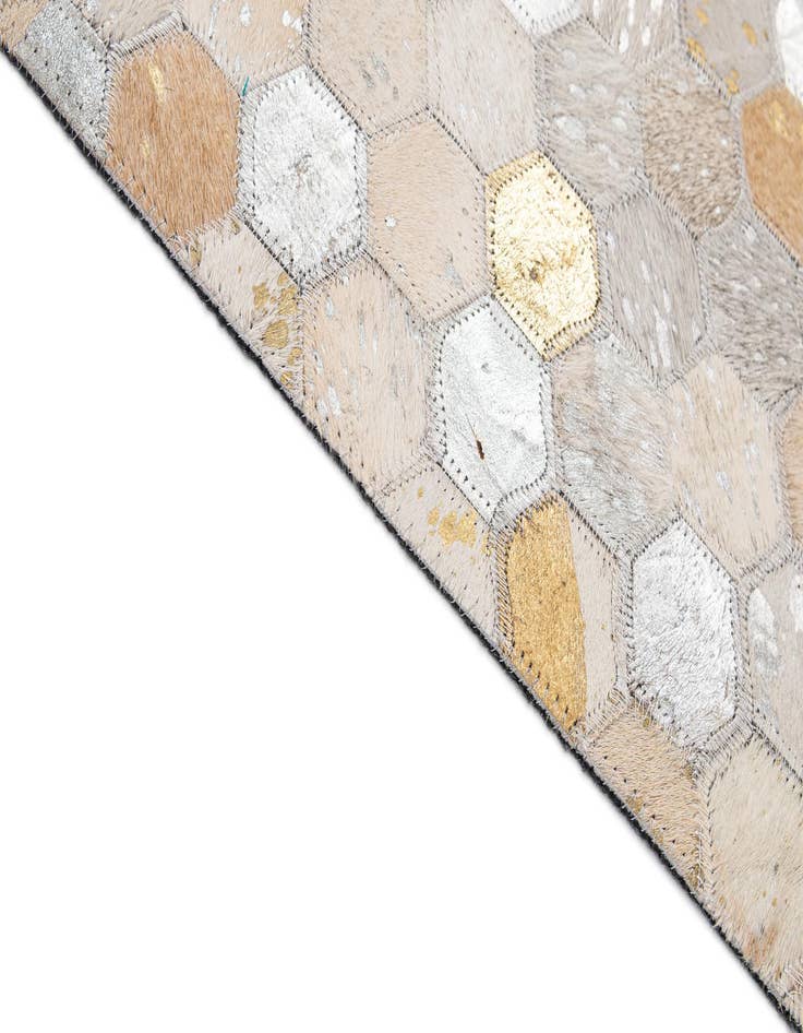 Detail image of  5' 2 x 8' Cowhide - Patchwork Rug