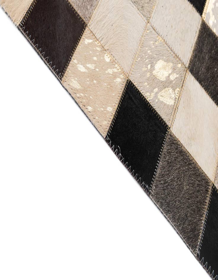 Detail image of  5' 1 x 8' Cowhide - Patchwork Rug