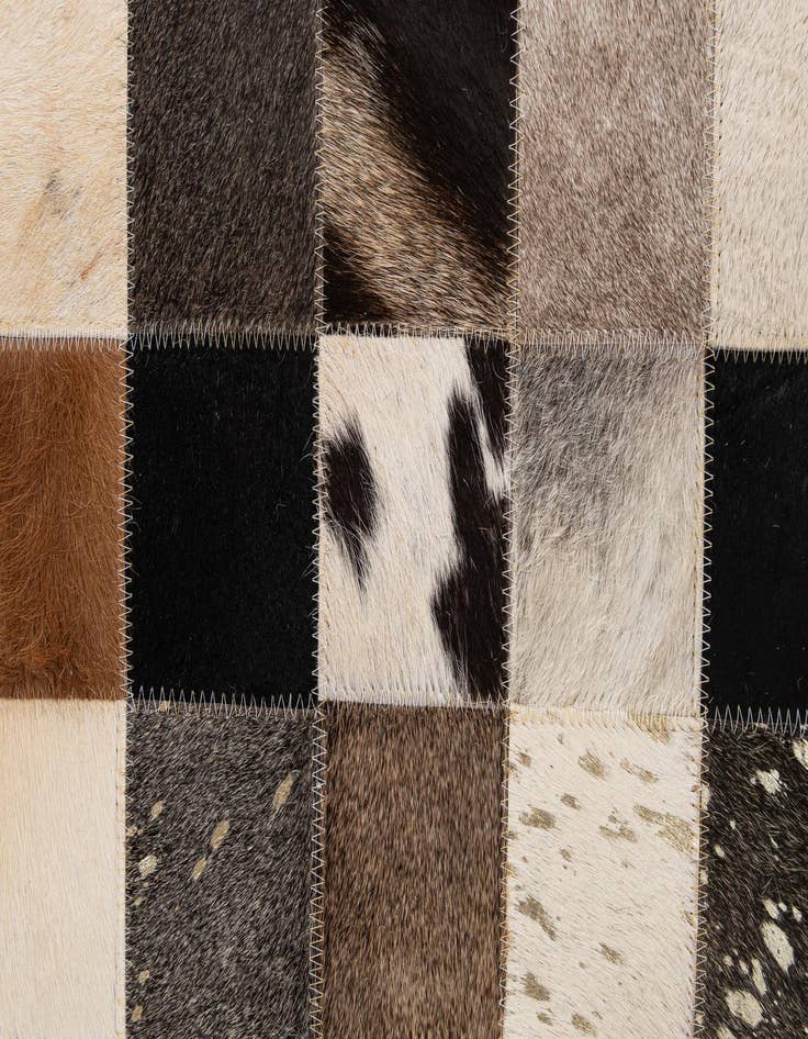 Detail image of  5' 1 x 8' Cowhide - Patchwork Rug