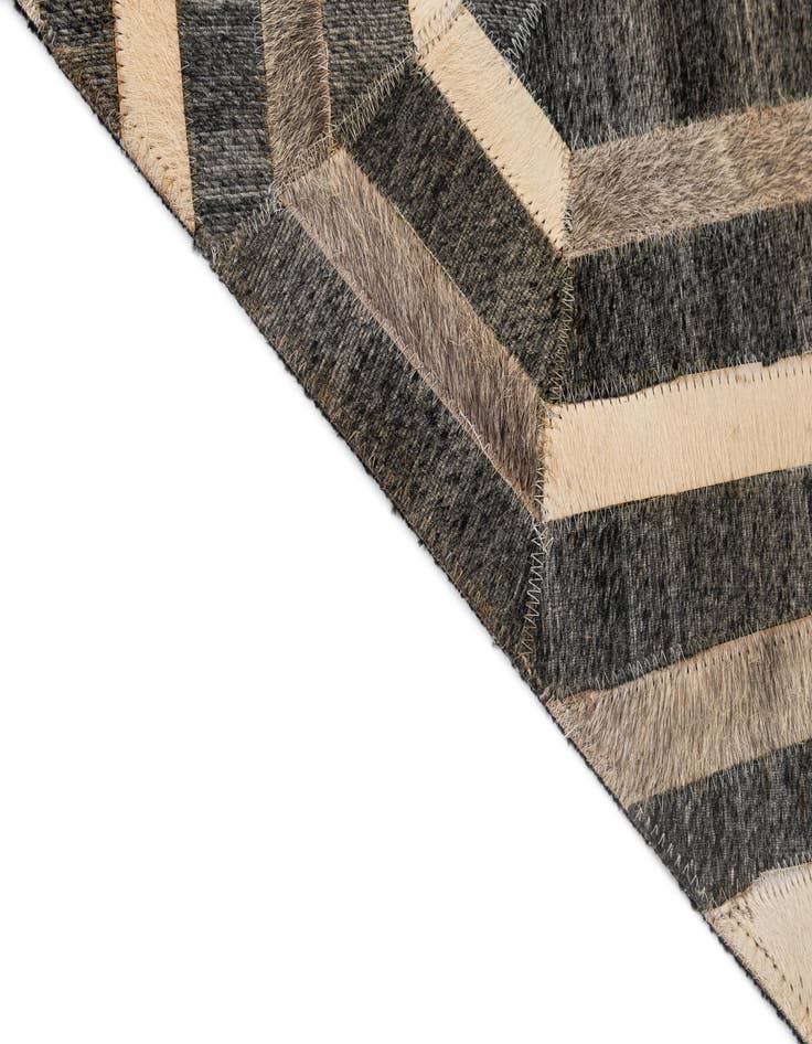 Detail image of  5' 1 x 8' Cowhide - Patchwork Rug