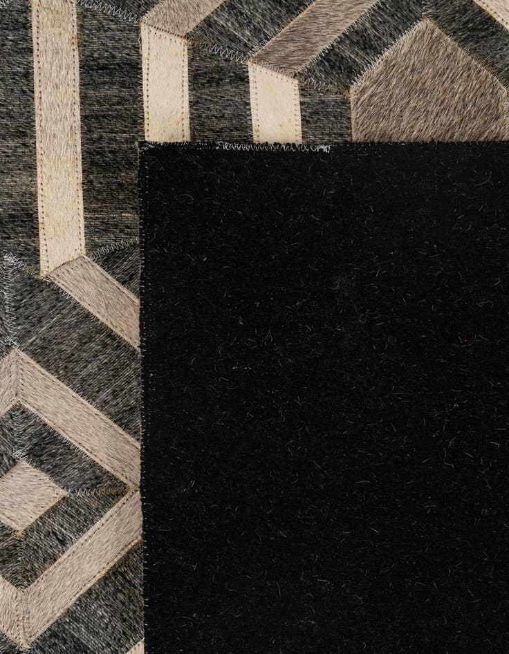 Detail image of  5' 1 x 8' Cowhide - Patchwork Rug