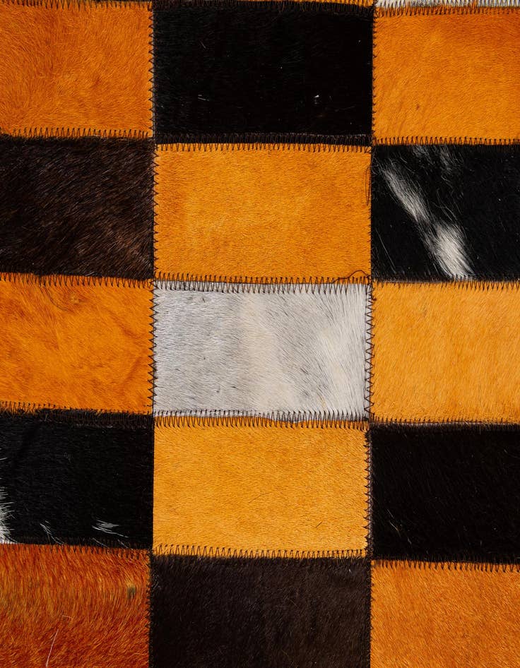 Detail image of  5' 1 x 8' Cowhide - Patchwork Rug