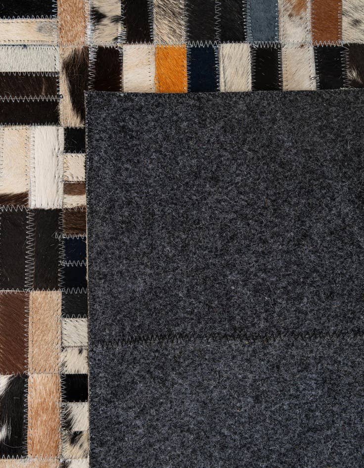 Detail image of  5' 1 x 7' Cowhide - Patchwork Rug
