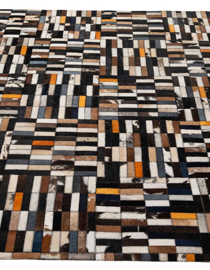Detail image of  5' 1 x 8' Cowhide - Patchwork Rug