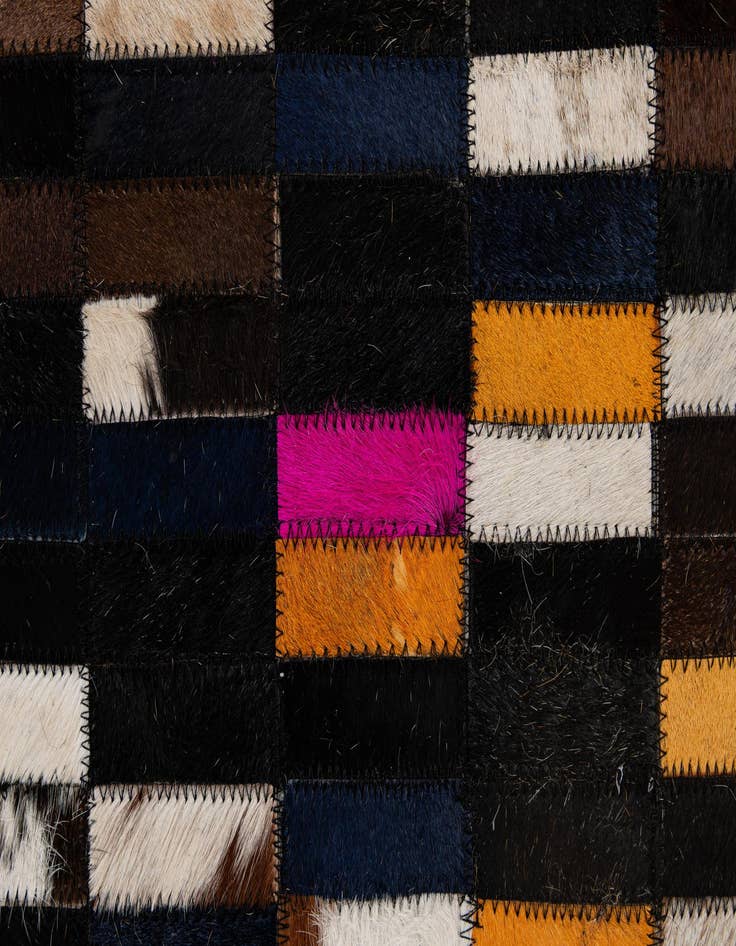 Detail image of  4' 11 x 8' Cowhide - Patchwork Rug