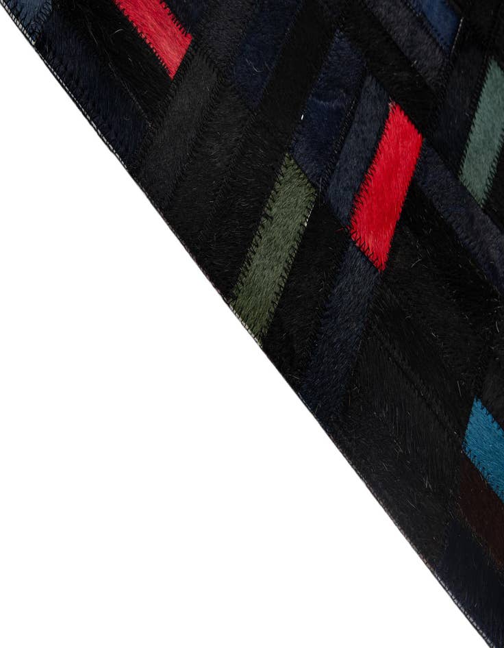 Detail image of  5' 1 x 8' Cowhide - Patchwork Rug