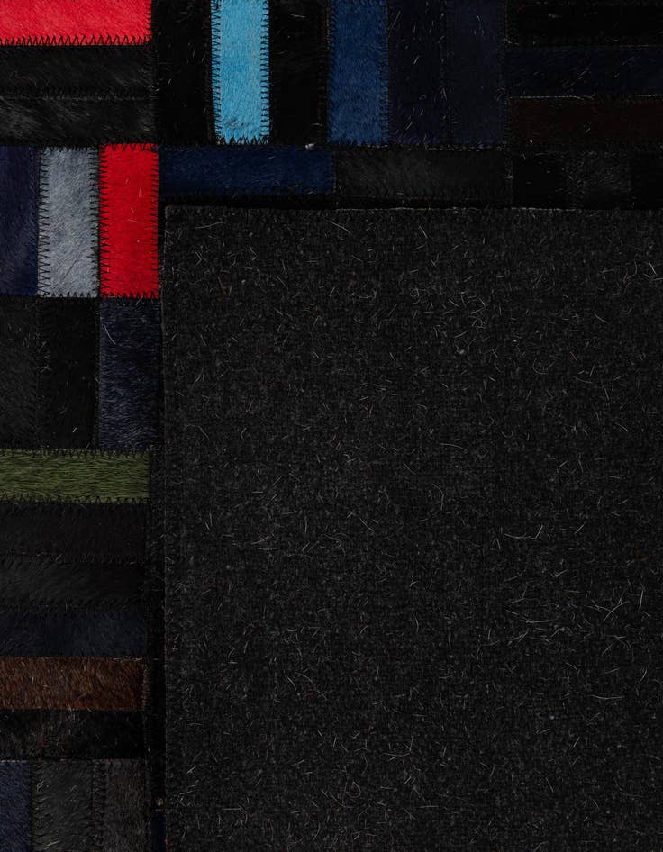 Detail image of  5' 1 x 8' Cowhide - Patchwork Rug