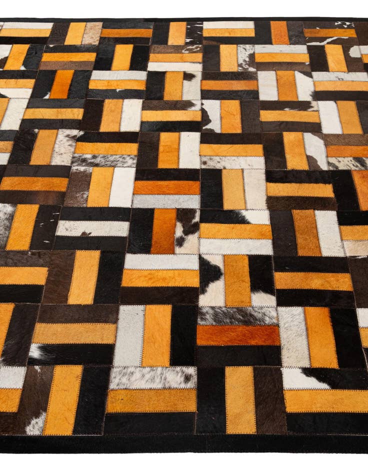 Detail image of  5' 1 x 8' Cowhide - Patchwork Rug