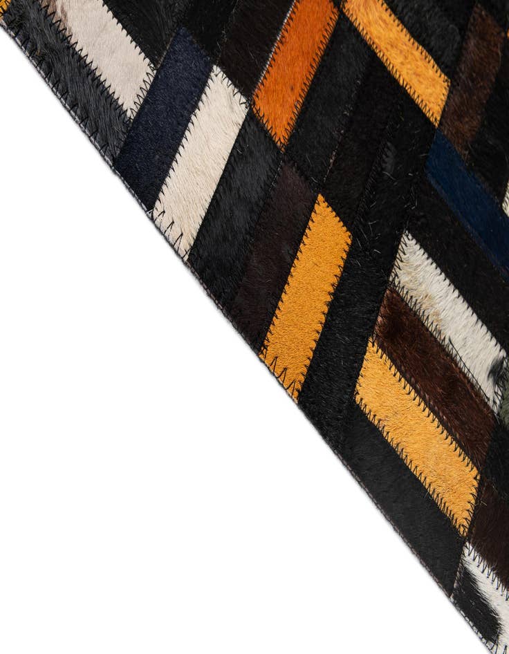 Detail image of  5' 1 x 8' Cowhide - Patchwork Rug