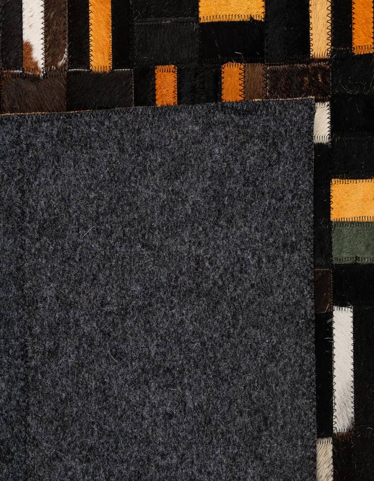 Detail image of  5' 1 x 8' Cowhide - Patchwork Rug
