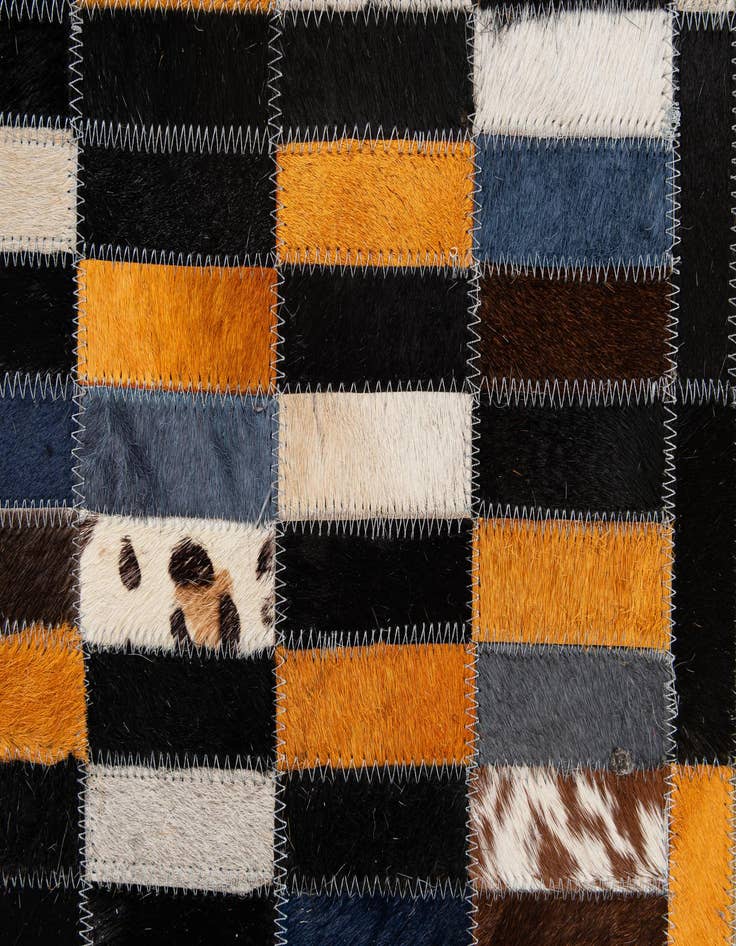 Detail image of  5' 1 x 8' Cowhide - Patchwork Rug