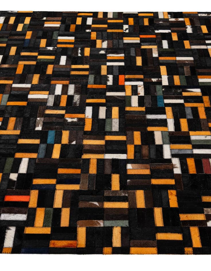 Detail image of  5' 1 x 8' Cowhide - Patchwork Rug