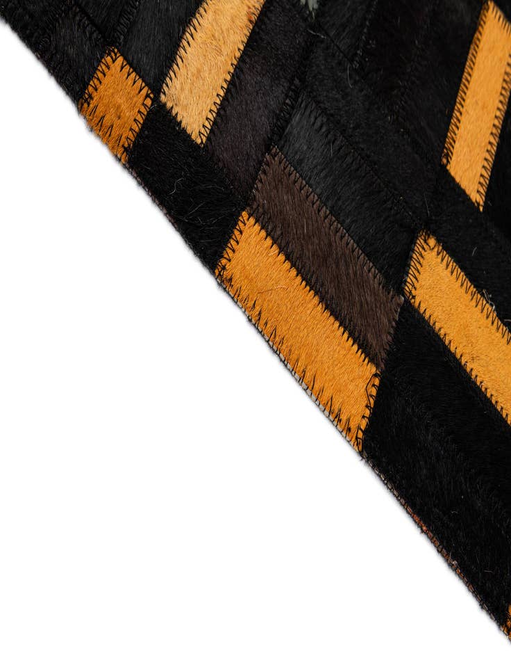 Detail image of  5' 1 x 8' Cowhide - Patchwork Rug