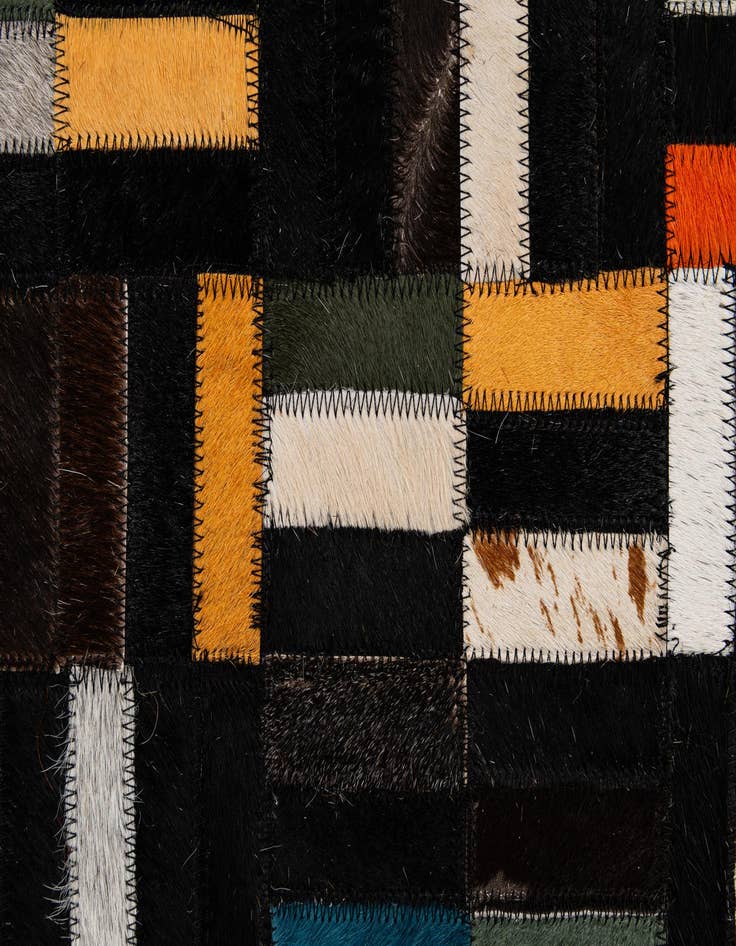 Detail image of  5' 1 x 8' Cowhide - Patchwork Rug