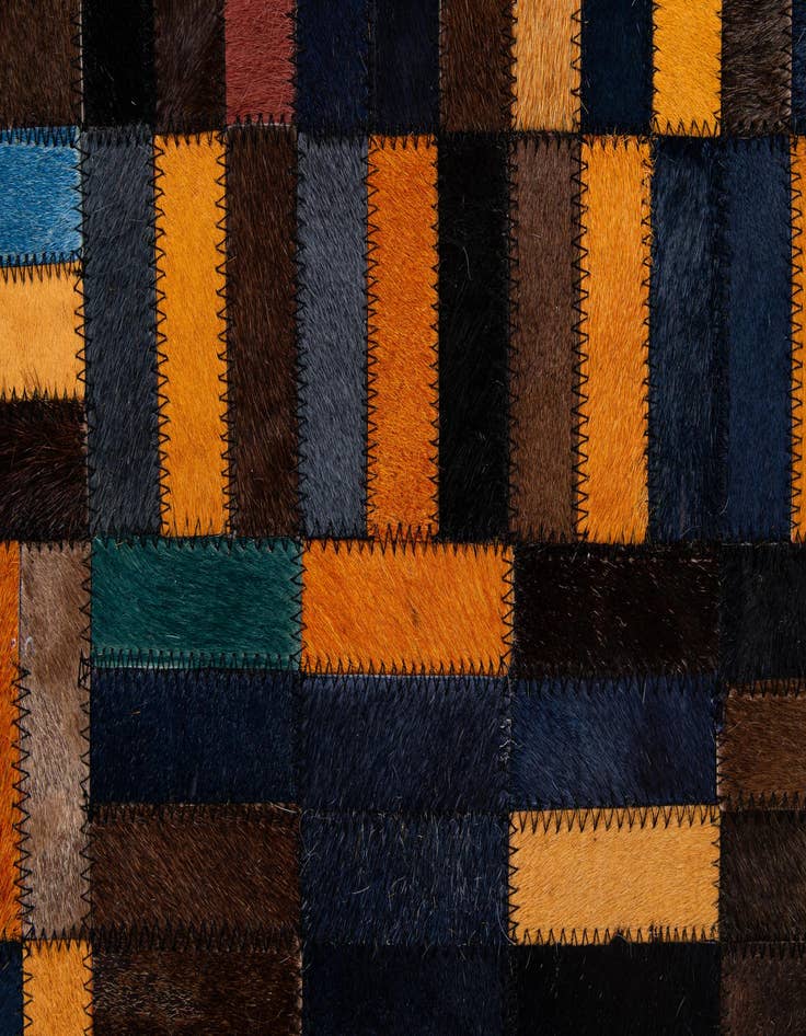 Detail image of  5' 1 x 8' Cowhide - Patchwork Rug