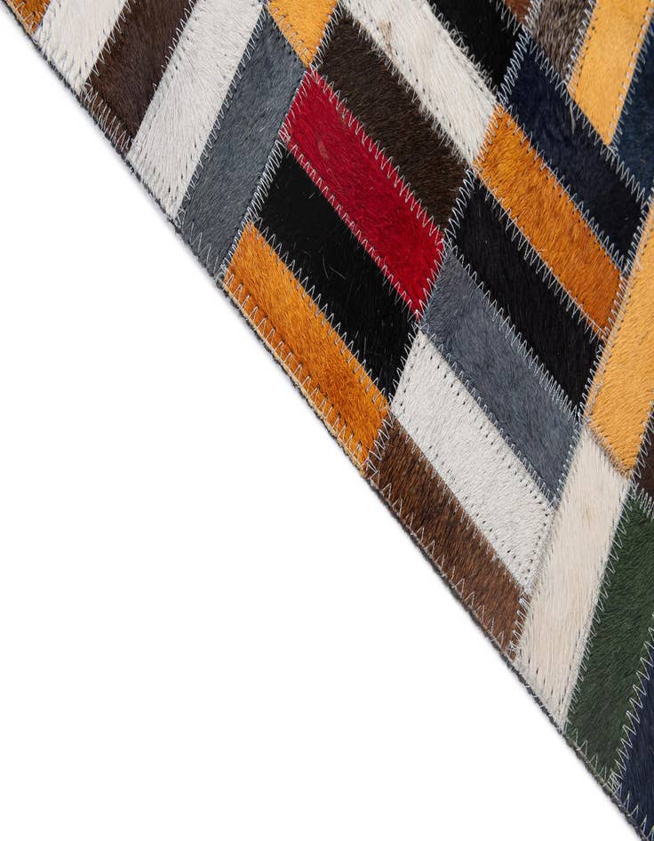 Detail image of  5' 1 x 8' Cowhide - Patchwork Rug