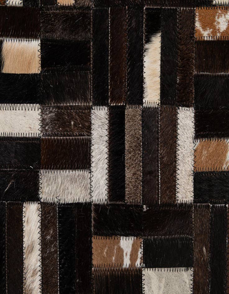 Detail image of  5' 1 x 8' Cowhide - Patchwork Rug