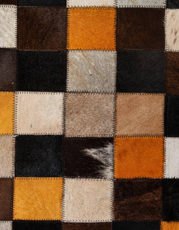 Detail image of  5' 1 x 8' Cowhide - Patchwork Rug