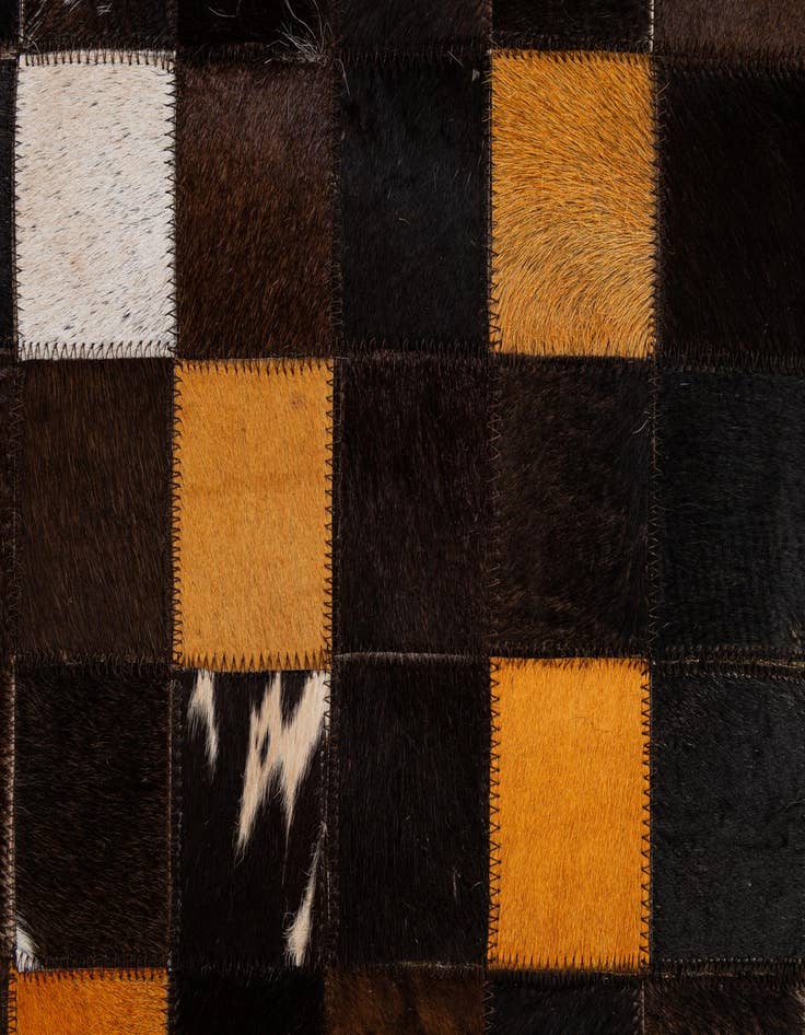 Detail image of  5' 2 x 8' Cowhide - Patchwork Rug