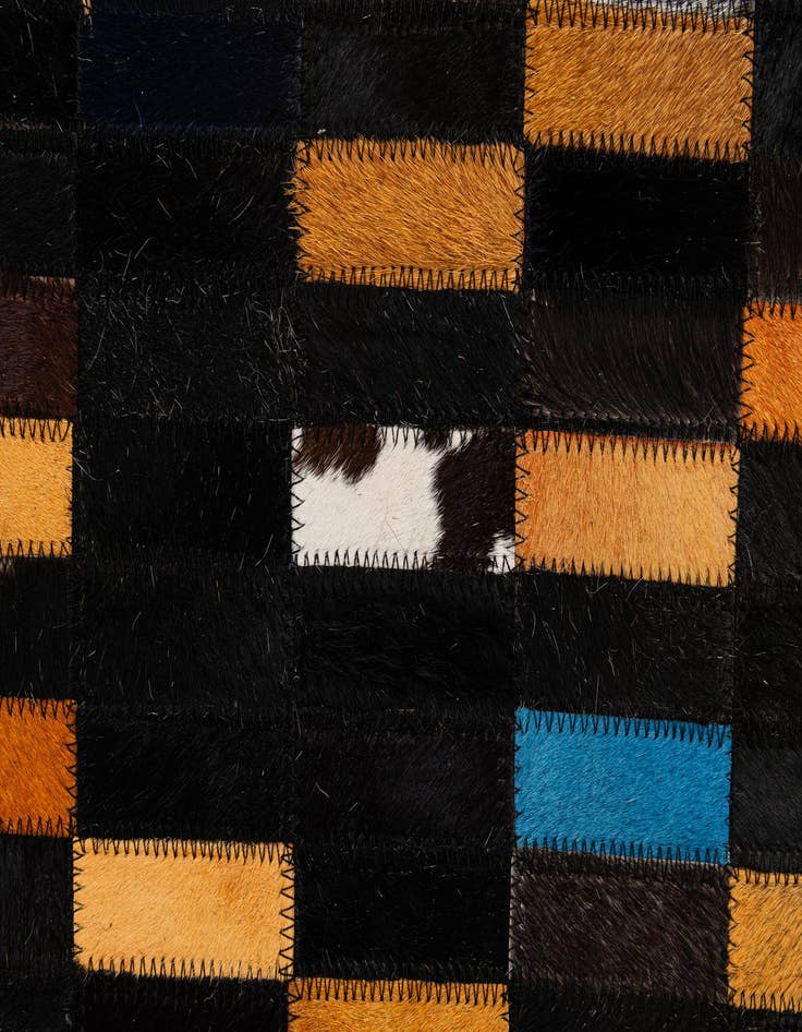 Detail image of  5' 2 x 8' Cowhide - Patchwork Rug