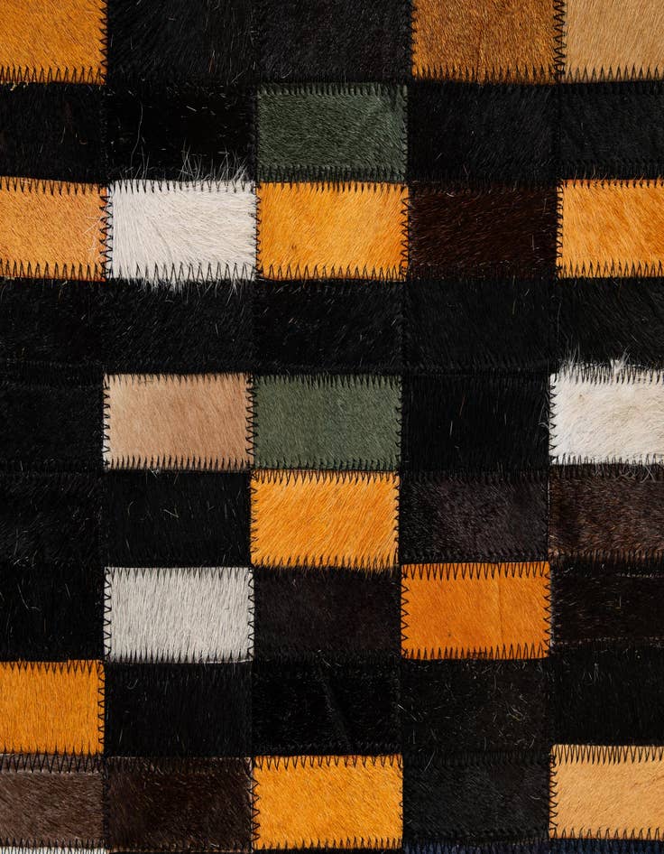 Detail image of  5' 2 x 8' Cowhide - Patchwork Rug