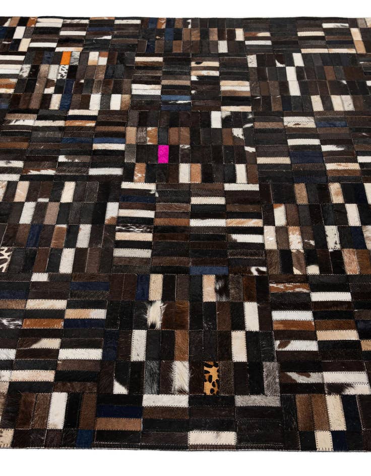 Detail image of  5' 1 x 8' Cowhide - Patchwork Rug