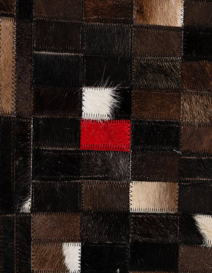 Detail image of  5' 1 x 8' Cowhide - Patchwork Rug