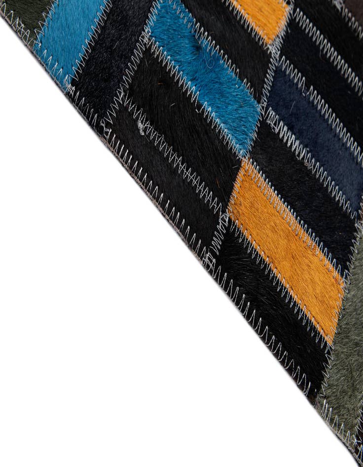 Detail image of  4' 11 x 8' Cowhide - Patchwork Rug