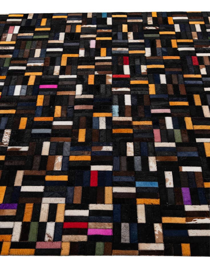 Detail image of  5' 1 x 8' Cowhide - Patchwork Rug