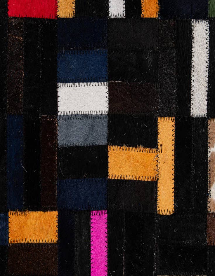 Detail image of  5' 1 x 8' Cowhide - Patchwork Rug