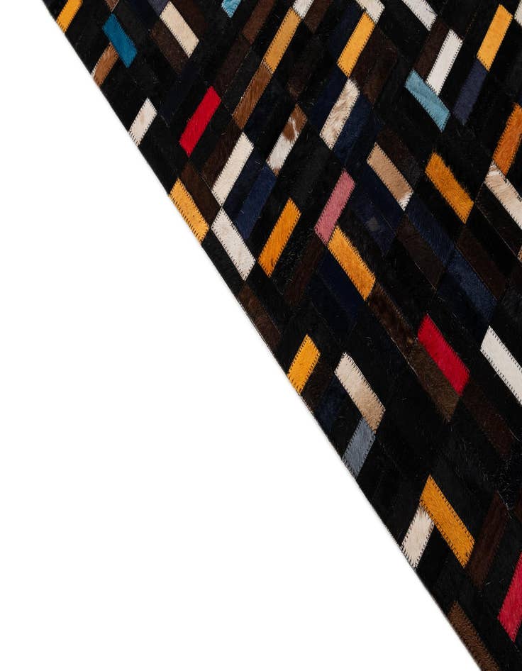 Detail image of  5' 1 x 8' Cowhide - Patchwork Rug