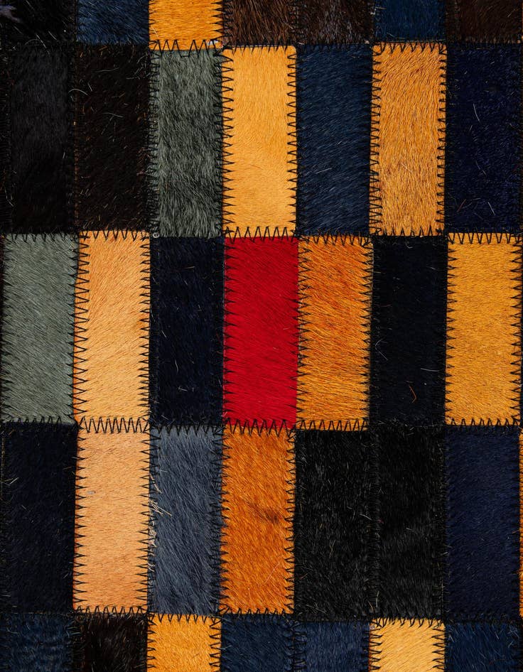 Detail image of  5' 3 x 8' Cowhide - Patchwork Rug