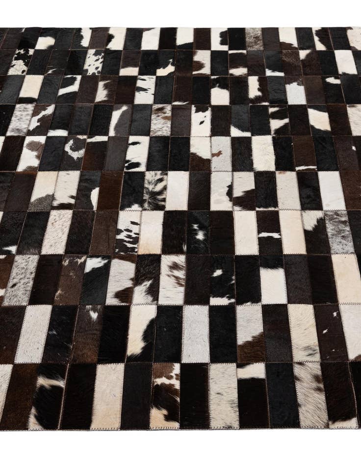 Detail image of  5' x 7' 11 Cowhide - Patchwork Rug