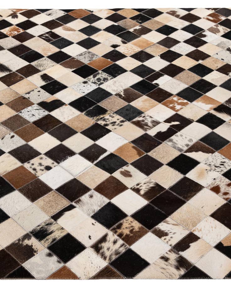 Detail image of  5' 1 x 8' Cowhide - Patchwork Rug