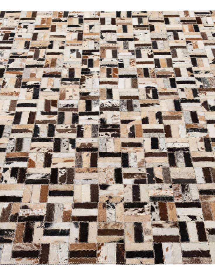 Detail image of  5' 1 x 8' Cowhide - Patchwork Rug