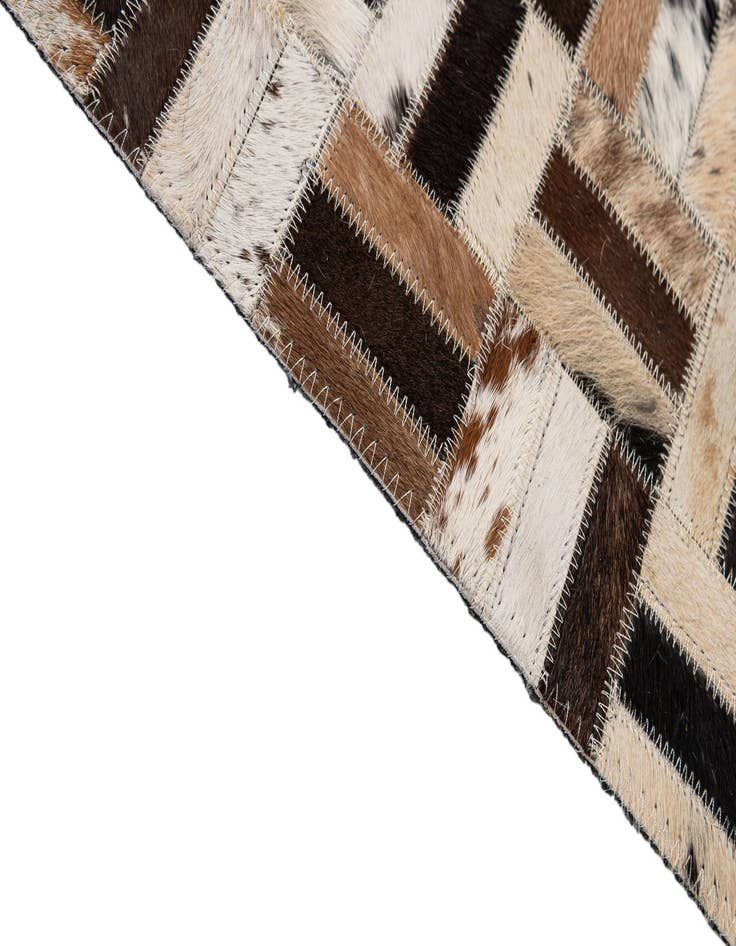 Detail image of  5' 1 x 8' Cowhide - Patchwork Rug