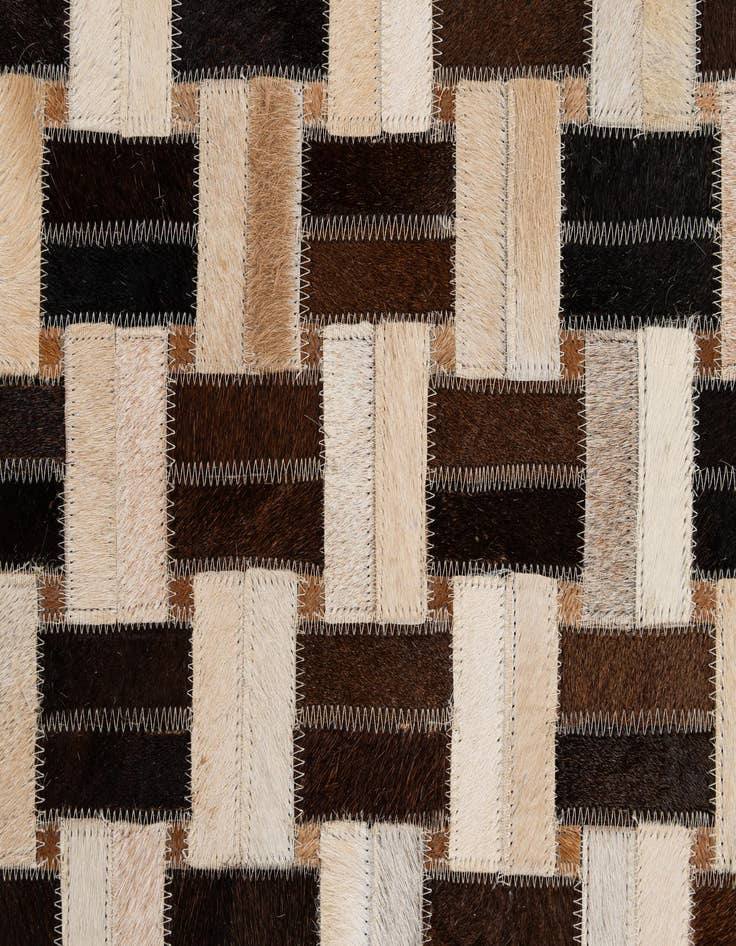 Detail image of  5' x 7' 9 Cowhide - Patchwork Rug