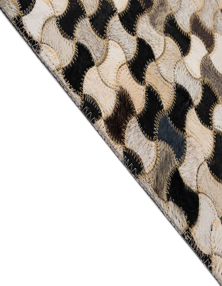 Detail image of  5' 1 x 8' Cowhide - Patchwork Rug