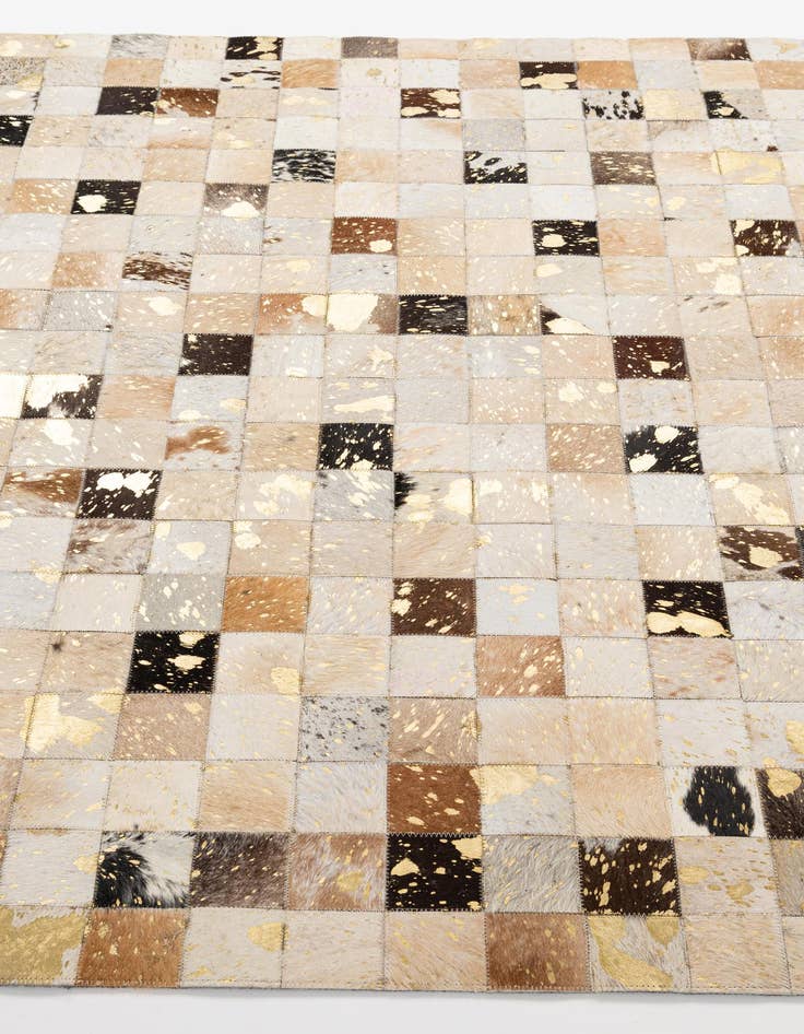 Detail image of  5' 1 x 8' Cowhide - Patchwork Rug
