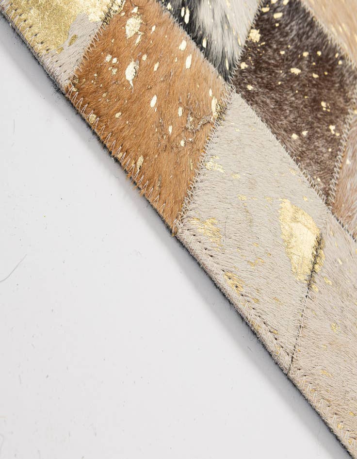 Detail image of  5' 1 x 8' Cowhide - Patchwork Rug